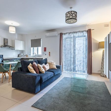 St Julians - Balluta 2 Bedroom Apartment San Ġiljan Buitenkant foto