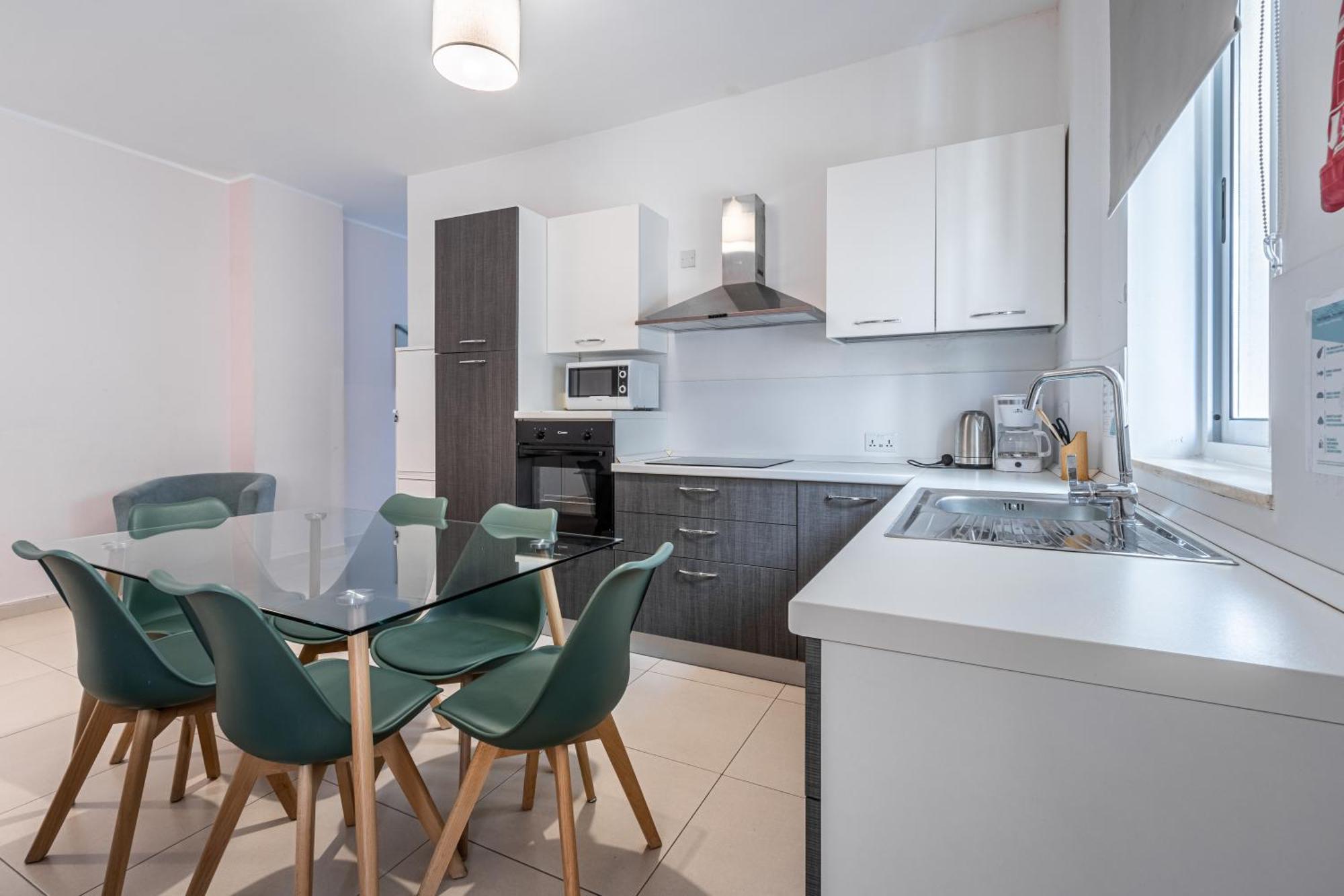 St Julians - Balluta 2 Bedroom Apartment San Ġiljan Buitenkant foto
